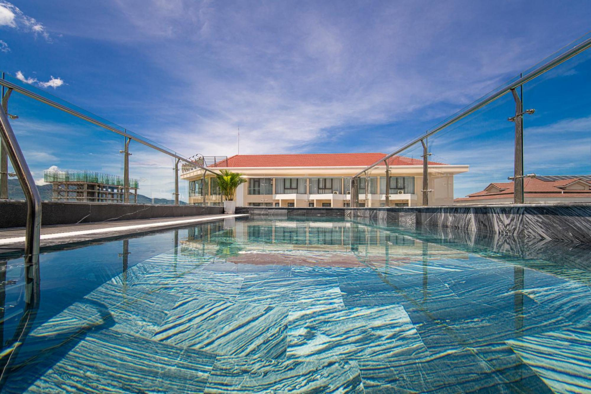 Sea Wind Hotel By Thg دا نانغ المظهر الخارجي الصورة